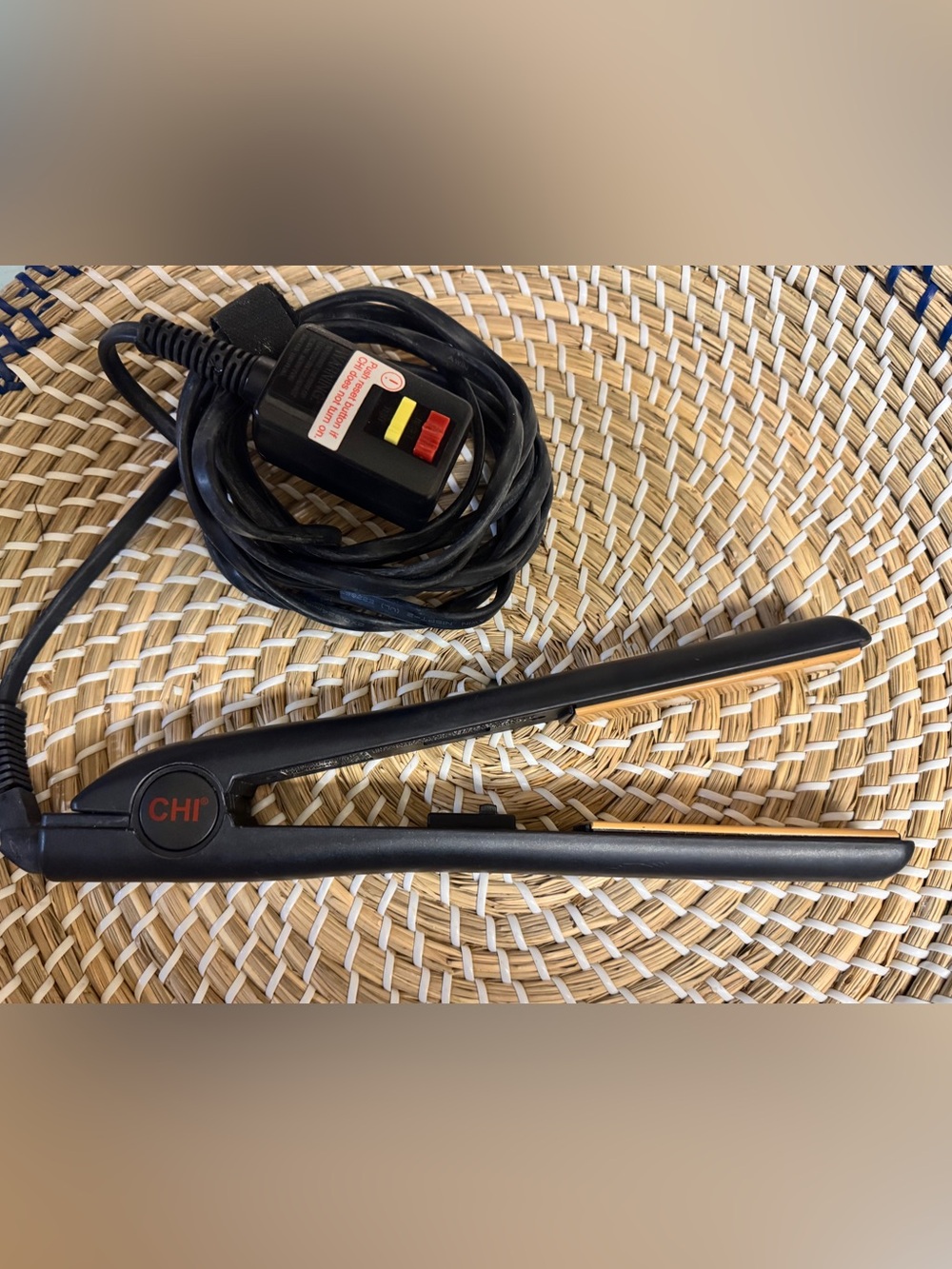 CHI Original 1” Ceramic Hairstyling Iron GF1001 $100